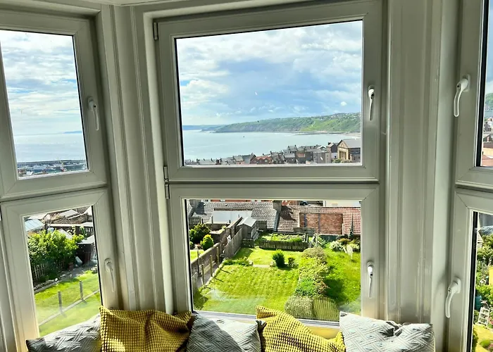 Lindas Coastal Bliss